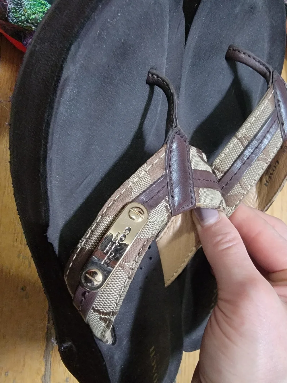 Coach Womans Brown Signature Flip Flop Sandals - Picture 3 of 9